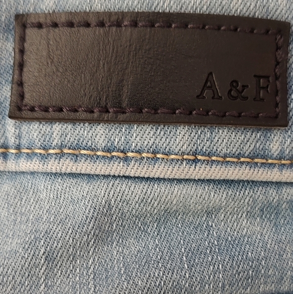 Abercrombie and Fitch Women's High Rise Super Skinny Light Blue Jeans - Picture 7 of 7